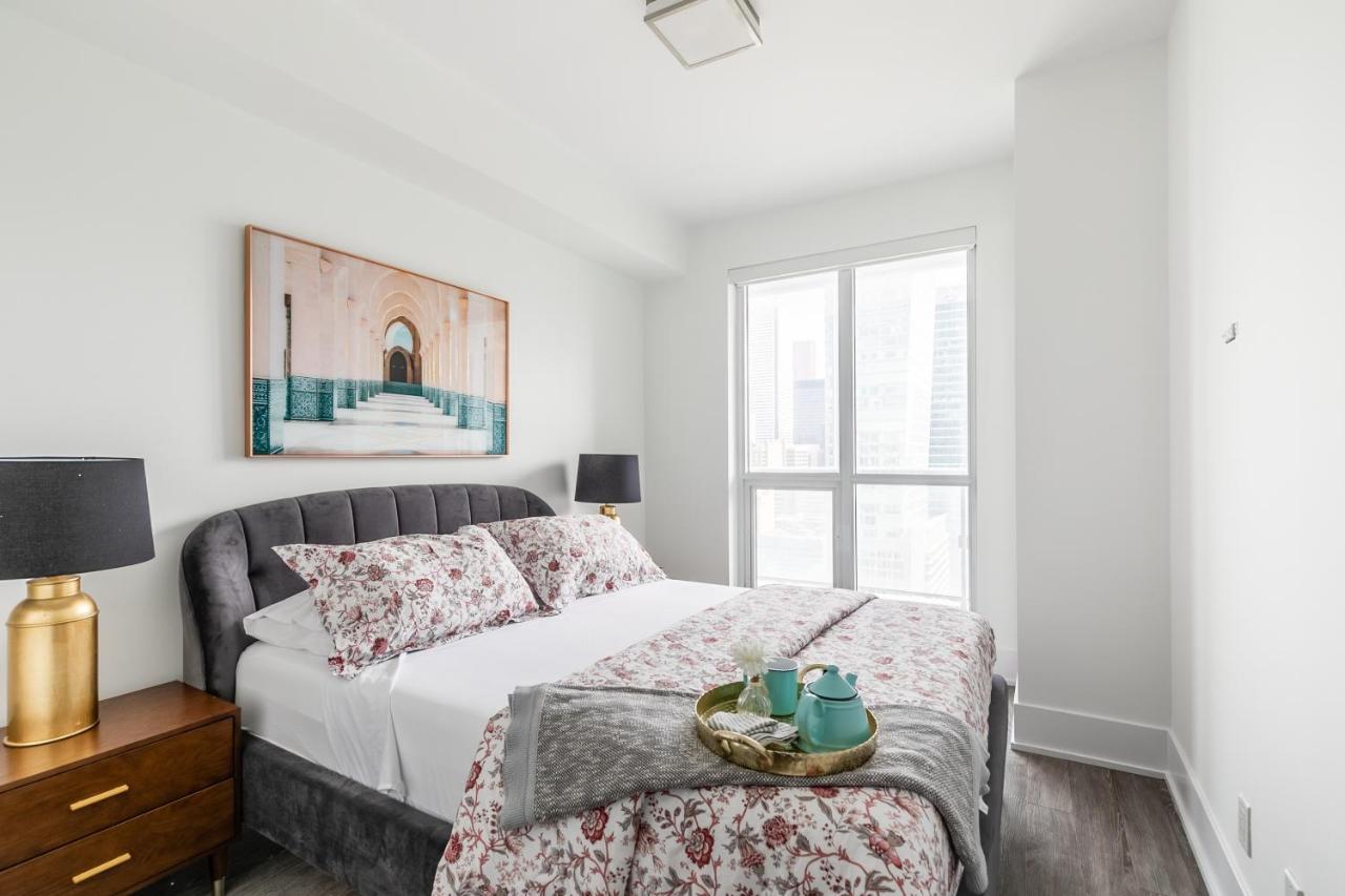 Stylish 1Br + Office Condo - Cn Tower View Торонто Экстерьер фото